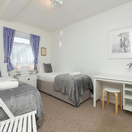 Pass The Keys Spacious Family Home With Parking Bath Esterno foto