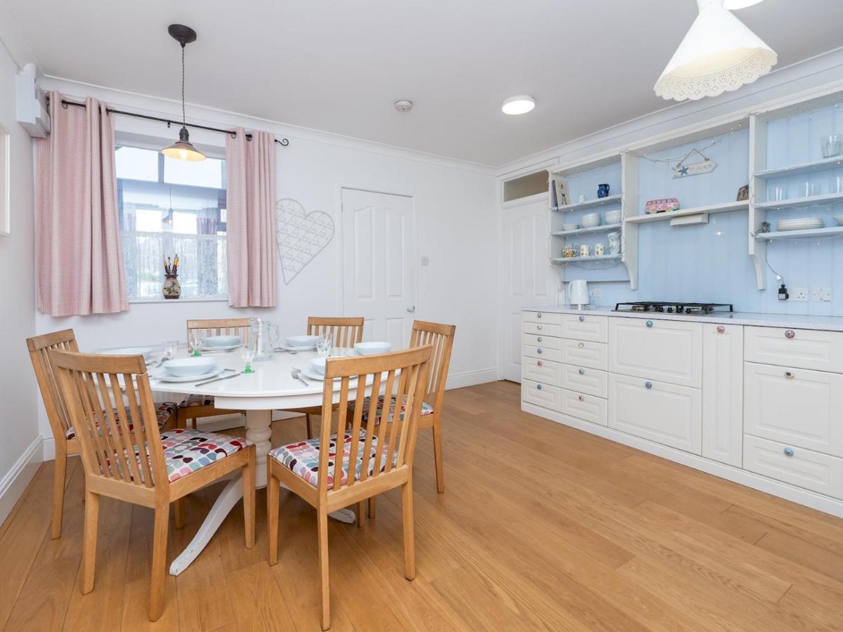Pass The Keys Spacious Family Home With Parking Bath Esterno foto
