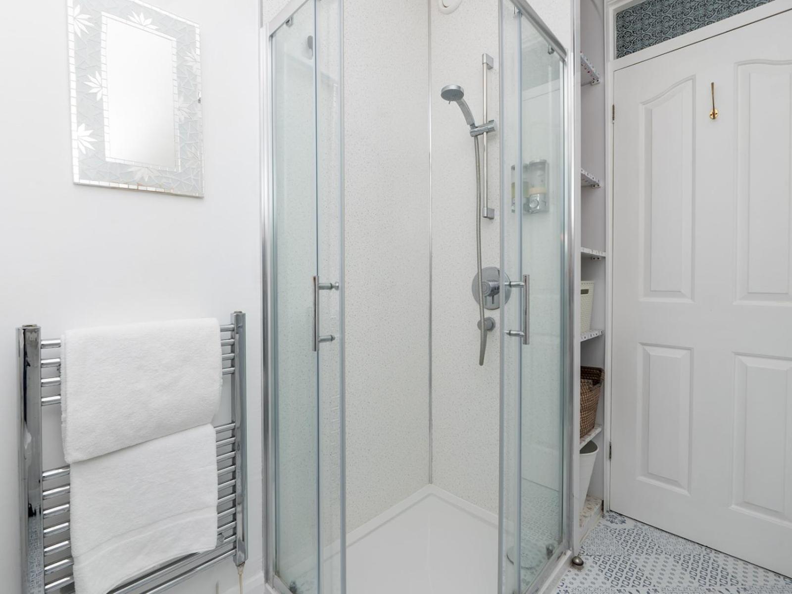 Pass The Keys Spacious Family Home With Parking Bath Esterno foto